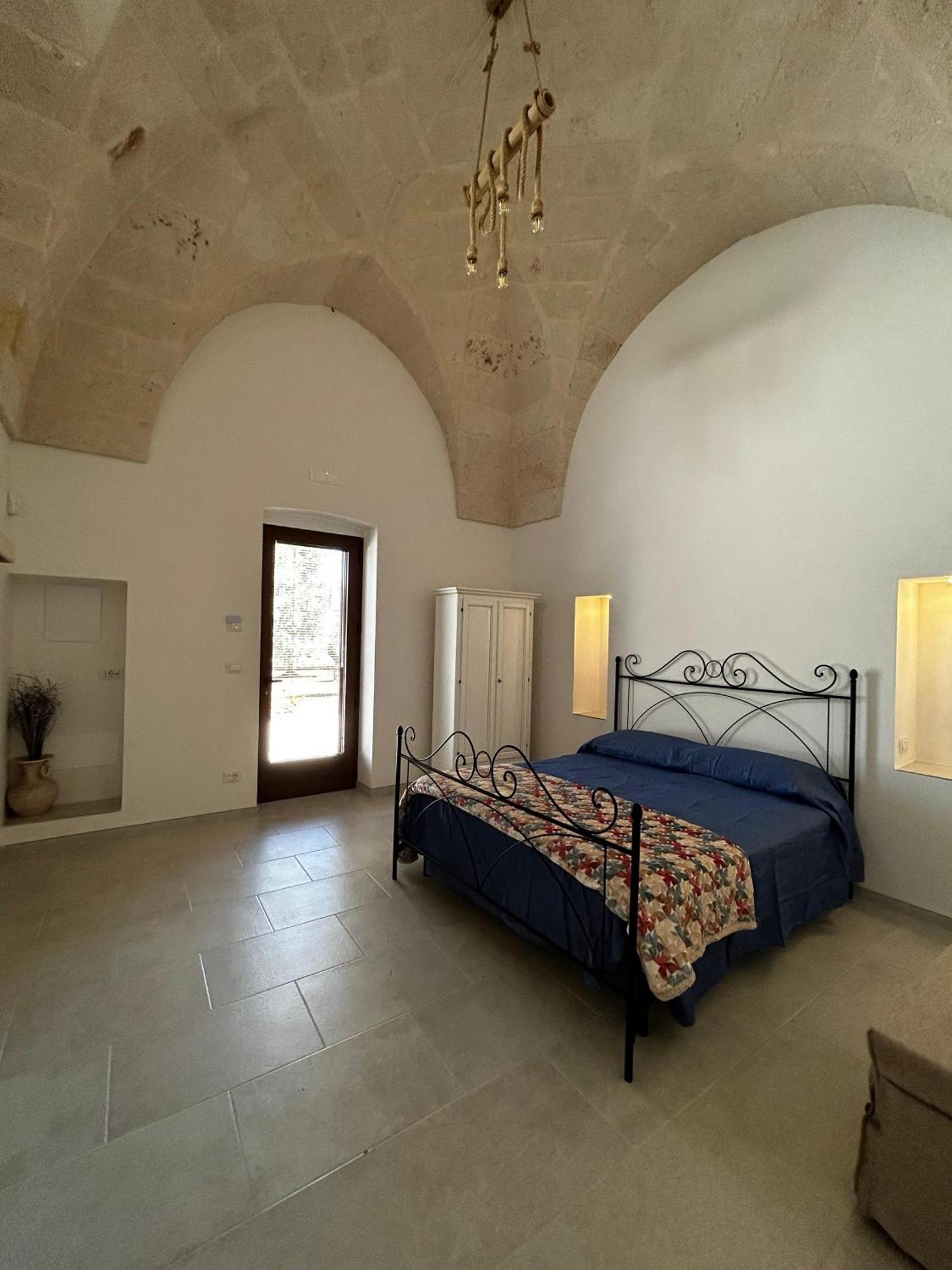Il Trullo Di Bina Bed & Breakfast Pezze Di Greco Exterior photo
