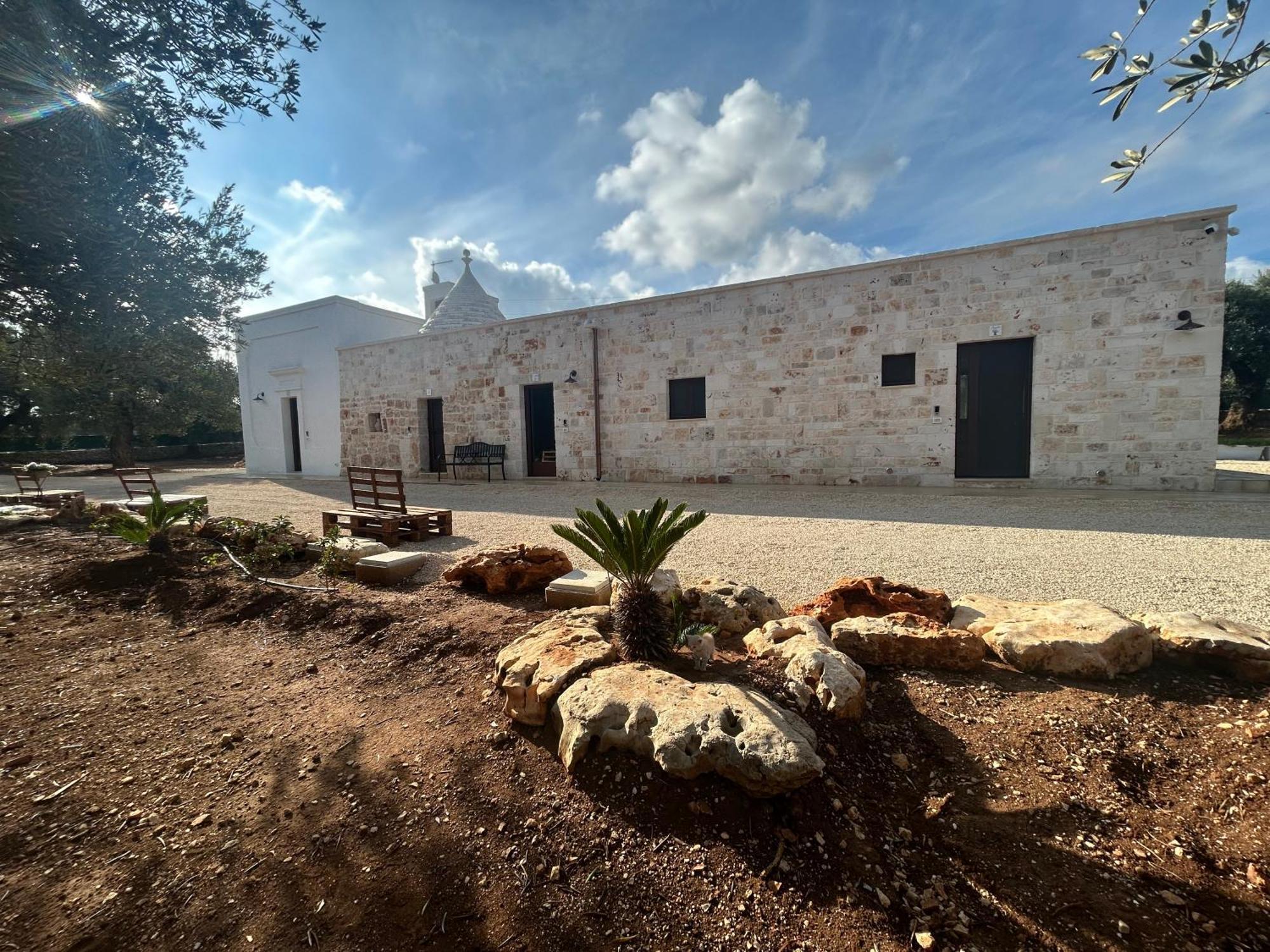 Il Trullo Di Bina Bed & Breakfast Pezze Di Greco Exterior photo
